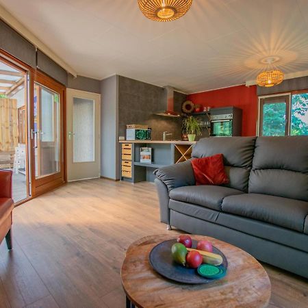 Witte Bungalow Uden Luaran gambar