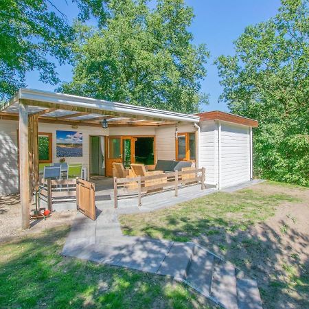 Witte Bungalow Uden Luaran gambar