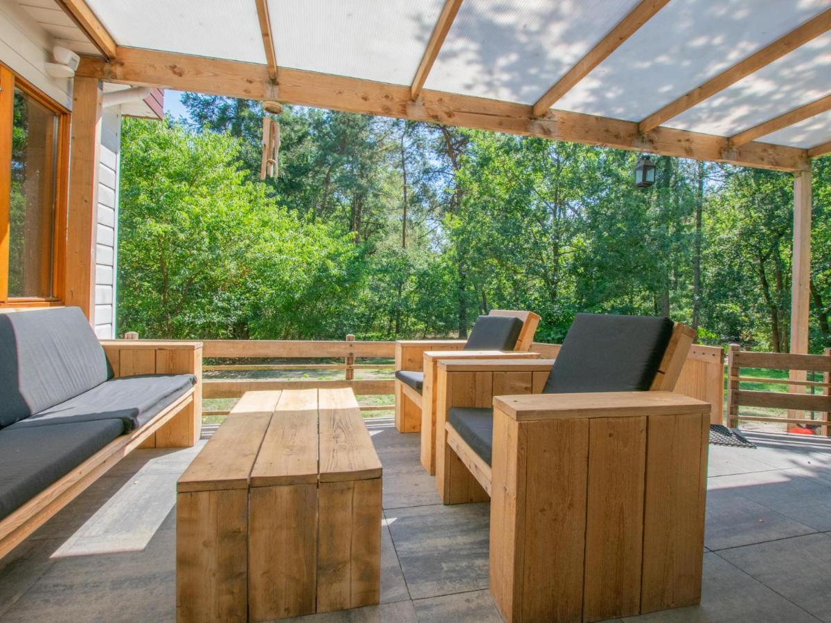 Witte Bungalow Uden Luaran gambar